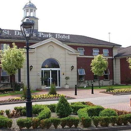 Готель St Davids Park Честер Екстер'єр фото