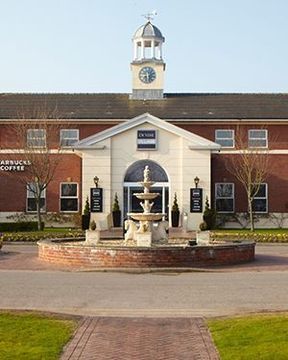Готель St Davids Park Честер Екстер'єр фото
